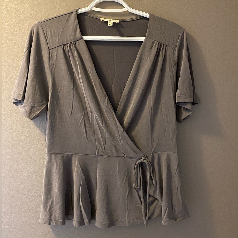 Monteau woman’s top